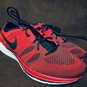 Nike Flyknit Trainer Running Shoes Mens 6.5 Womens 8 Red Black AH8396-601 XLNT